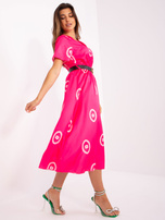 Hurtownia Ciemnoróżowa sukienka koktajlowa we wzory