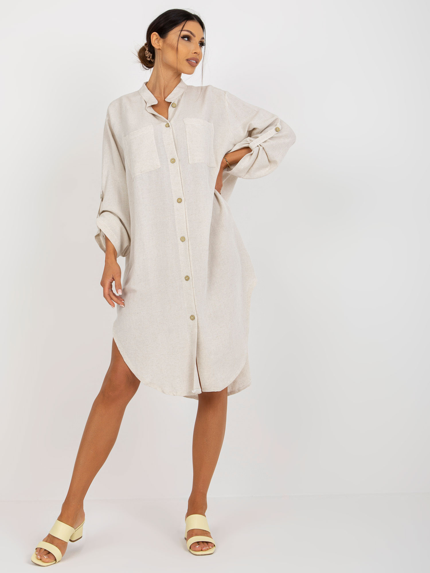 Hurt Šviesiai smėlinė šmizė su oversize OCH BELLA.