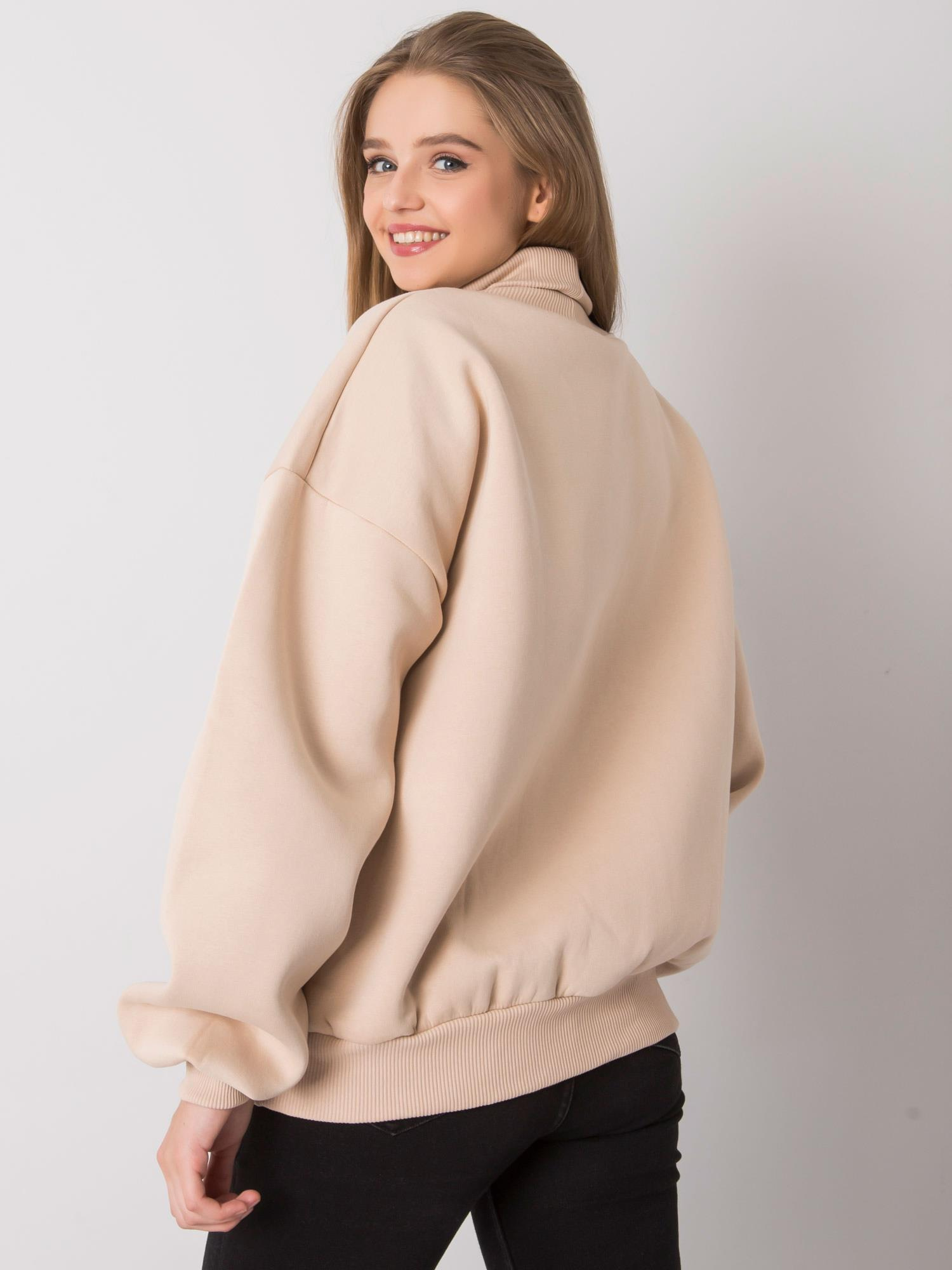 Béžová zateplená oversized mikina Kelly.