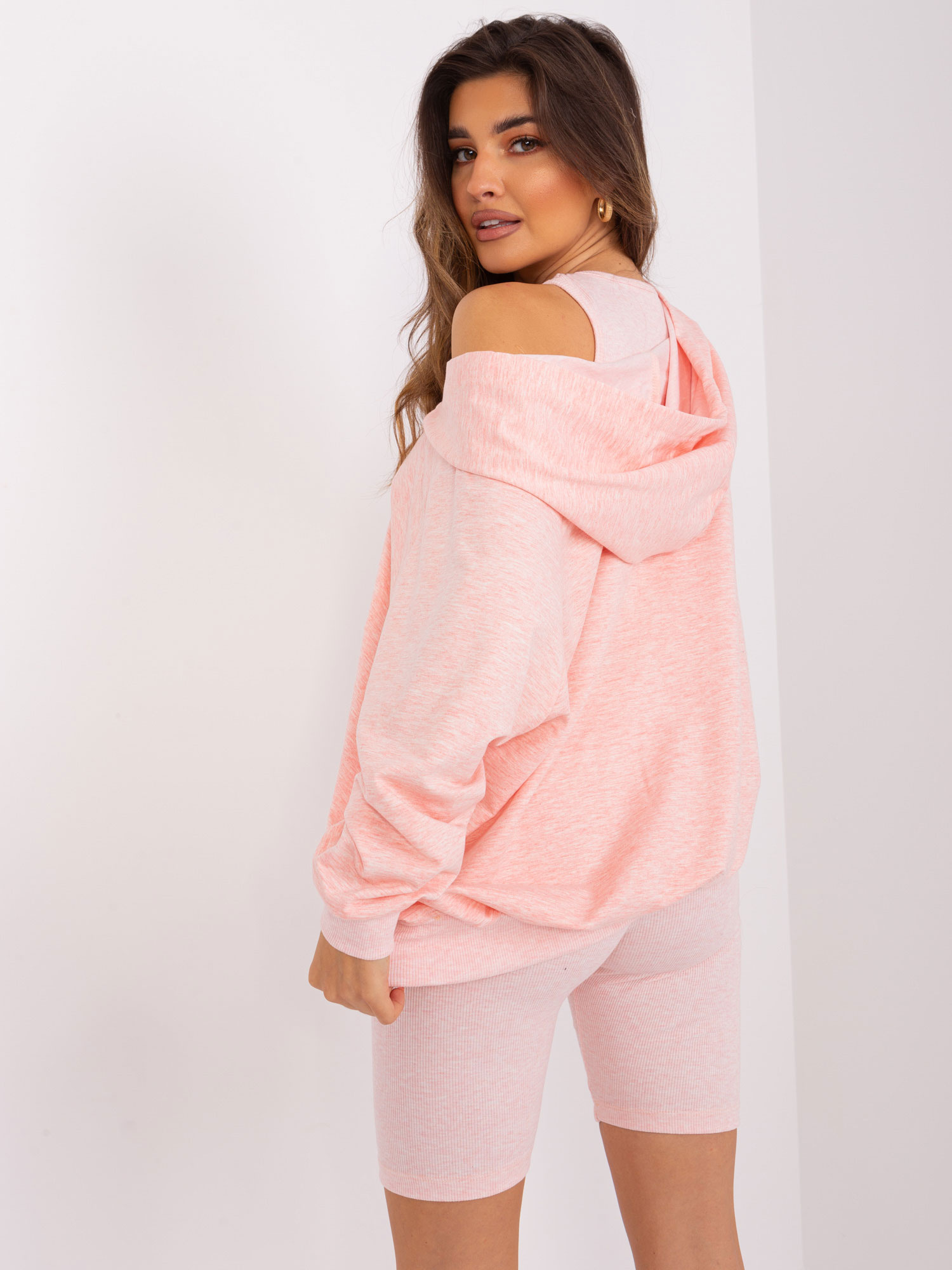 Light pink melange casual set with a sweatshirt.