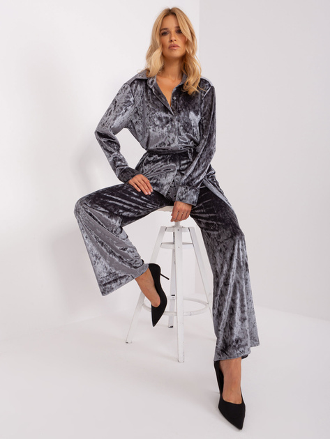 Hurtownia Ciemnoszary komplet welurowy z koszulą