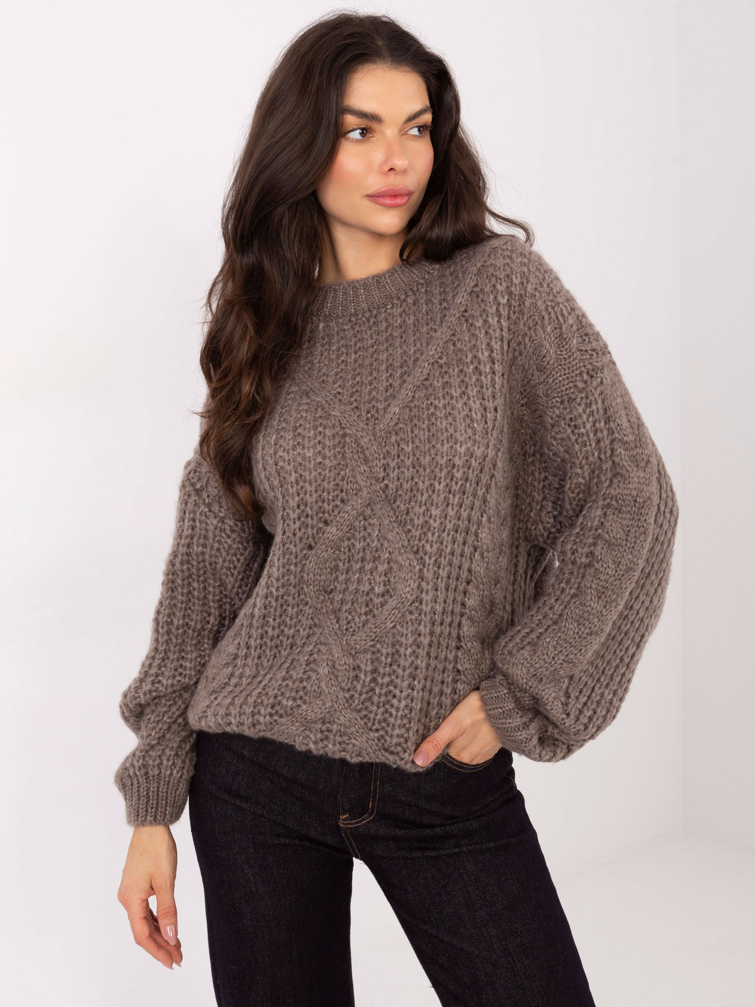 Sweter ciemny bezowy