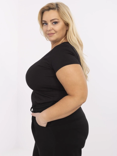 Czarny t-shirt plus size w jednolitym kolorze