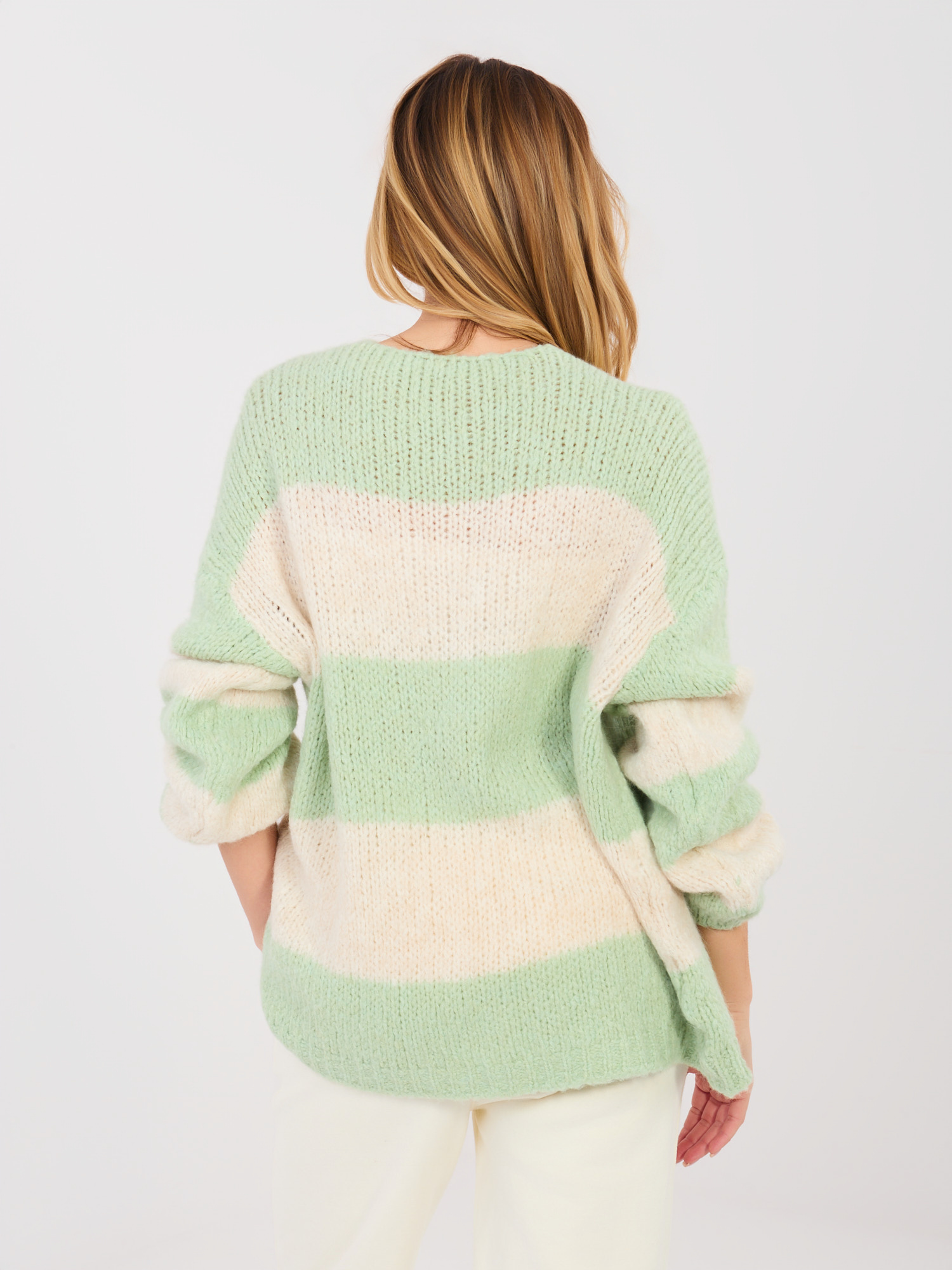 Sweter jasny zielony