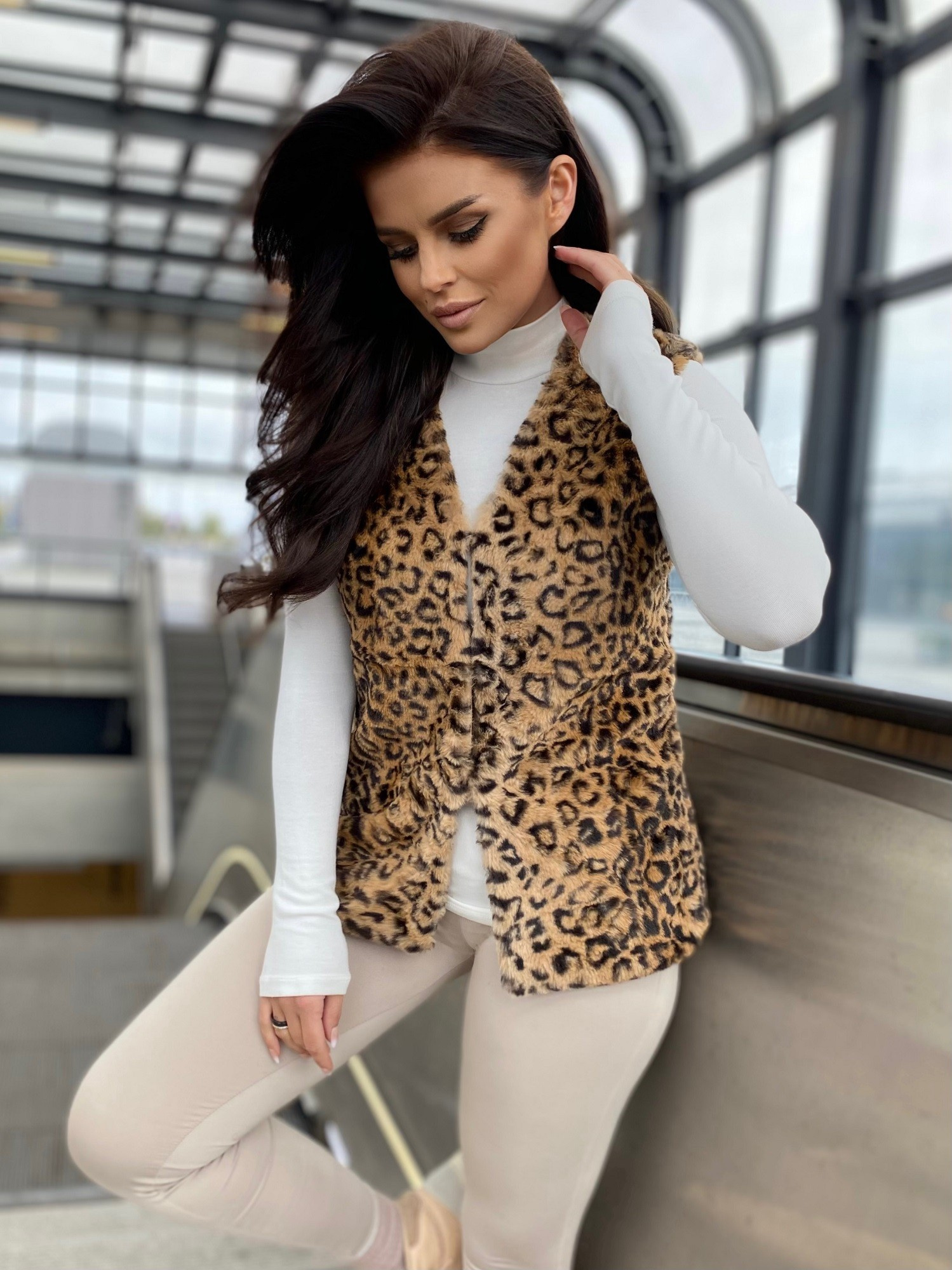 Beige fur vest in Perrina