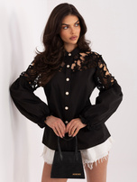 Czarna elegancka koszula z koronkową wstawką