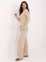 Beżowy damski sweter basic w prążek 