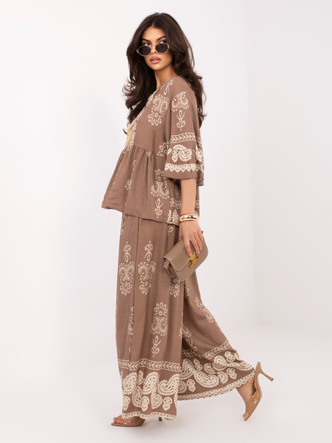 Ciemnobeżowy letni komplet w stylu boho