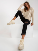 Hurtownia Beżowy dzianinowy sweter klasyczny RUE PARIS