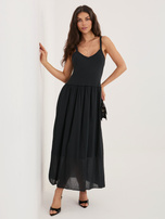 Czarna letnia sukienka na ramiączkach 