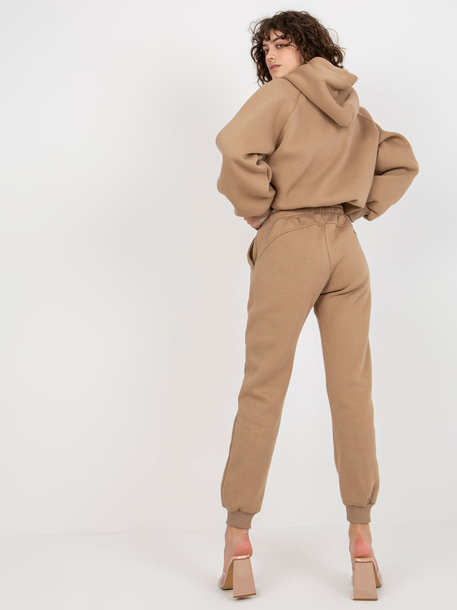Ciemnobeżowy dresowy komplet basic oversize