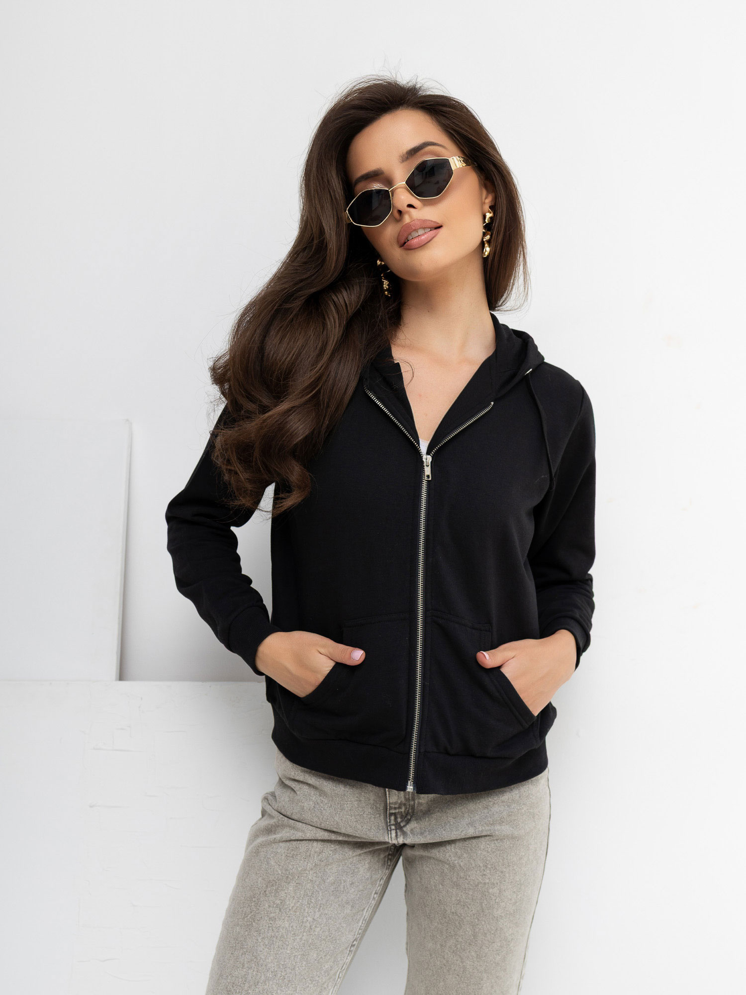 Hurtownia online Czarna rozpinana bluza basic z kieszeniami 