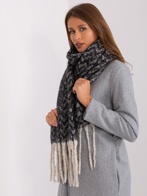 Hurtownia Czarno-beżowy szal we wzory