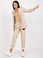 Jasnobeżowa damska marynarka z rękawem 3/4 Adela