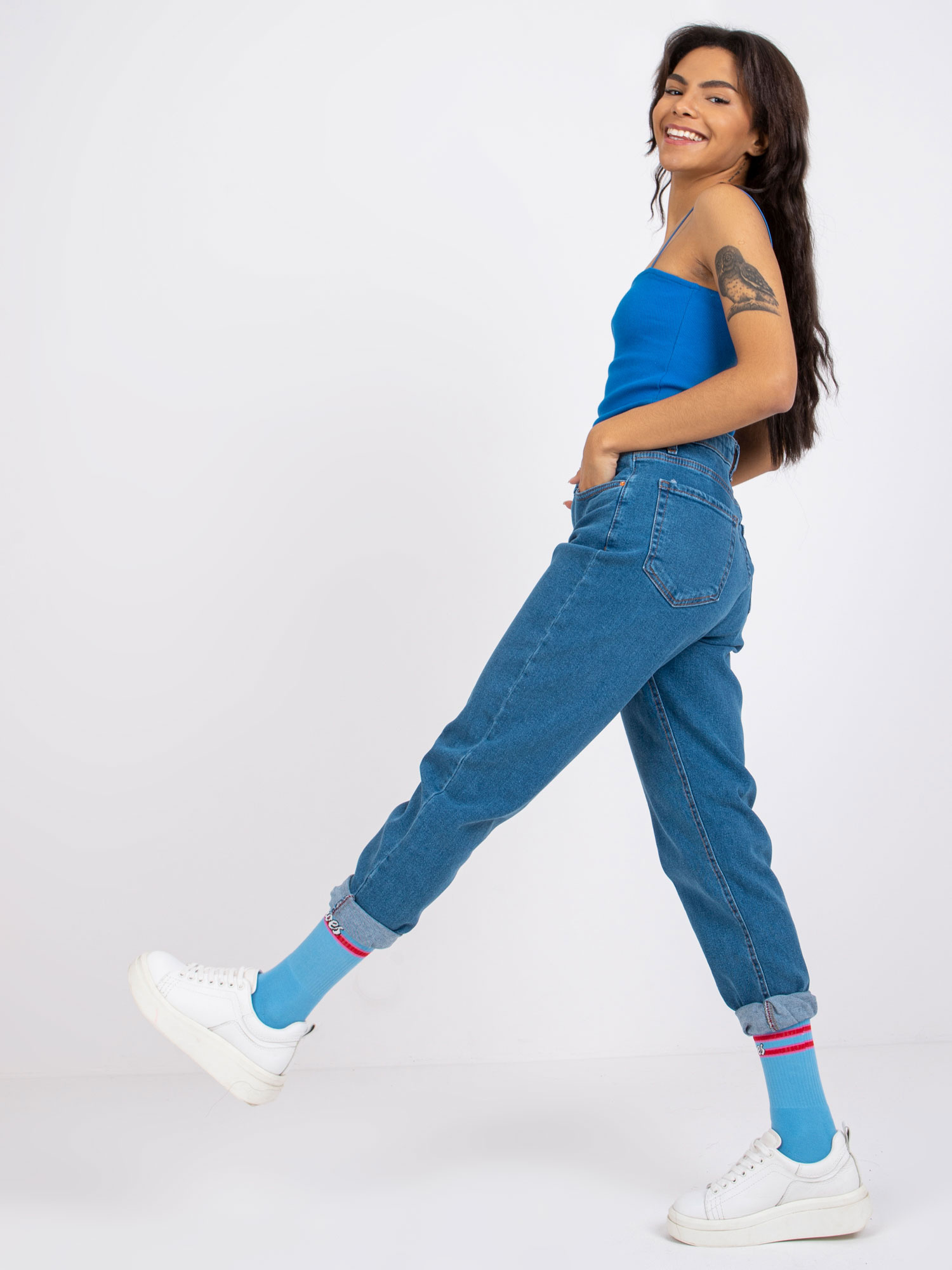 Niebieskie spodnie mom jeans Lotta 