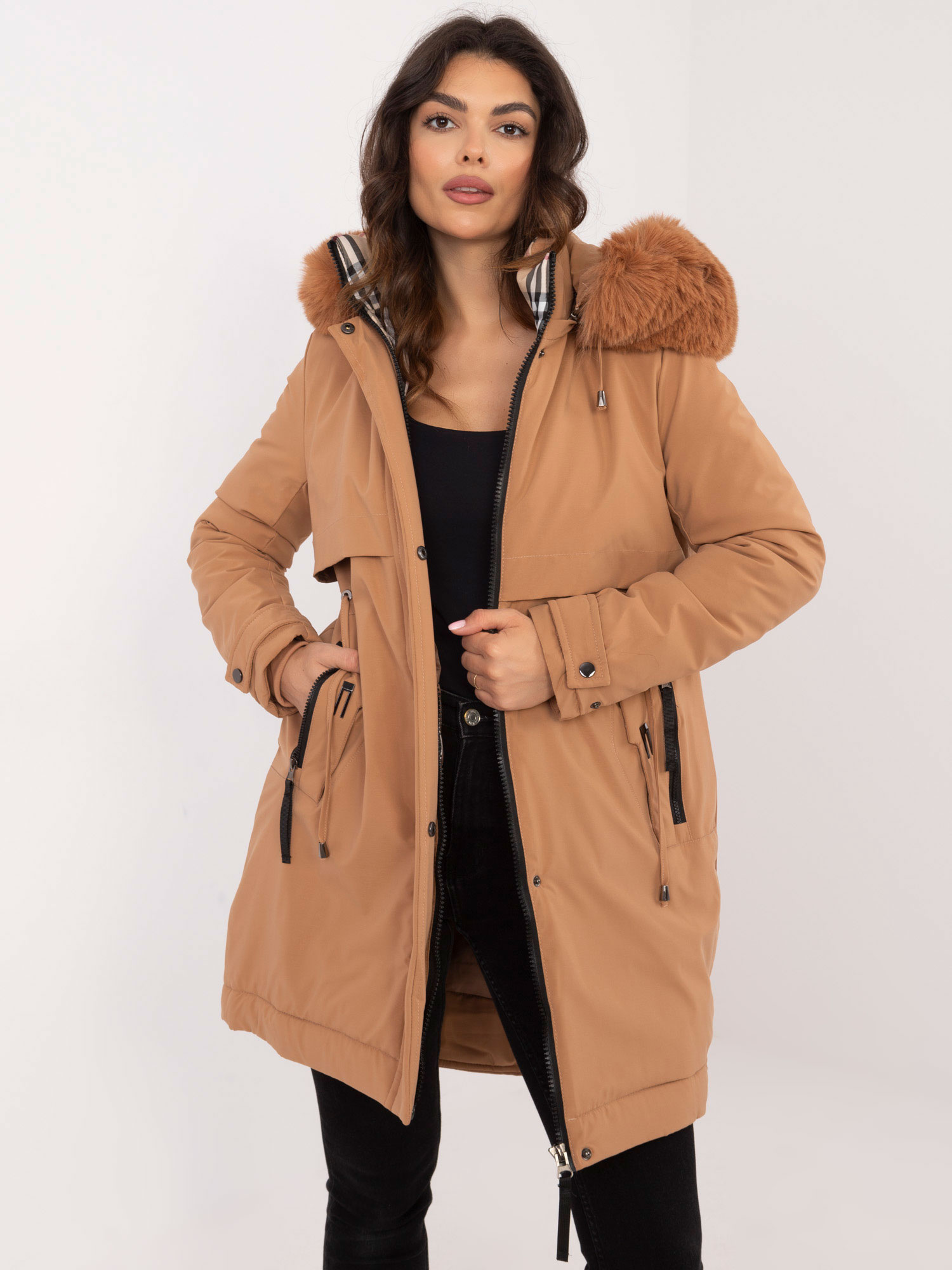 Hurtownia Camelowa zimowa kurtka parka z futerkiem
