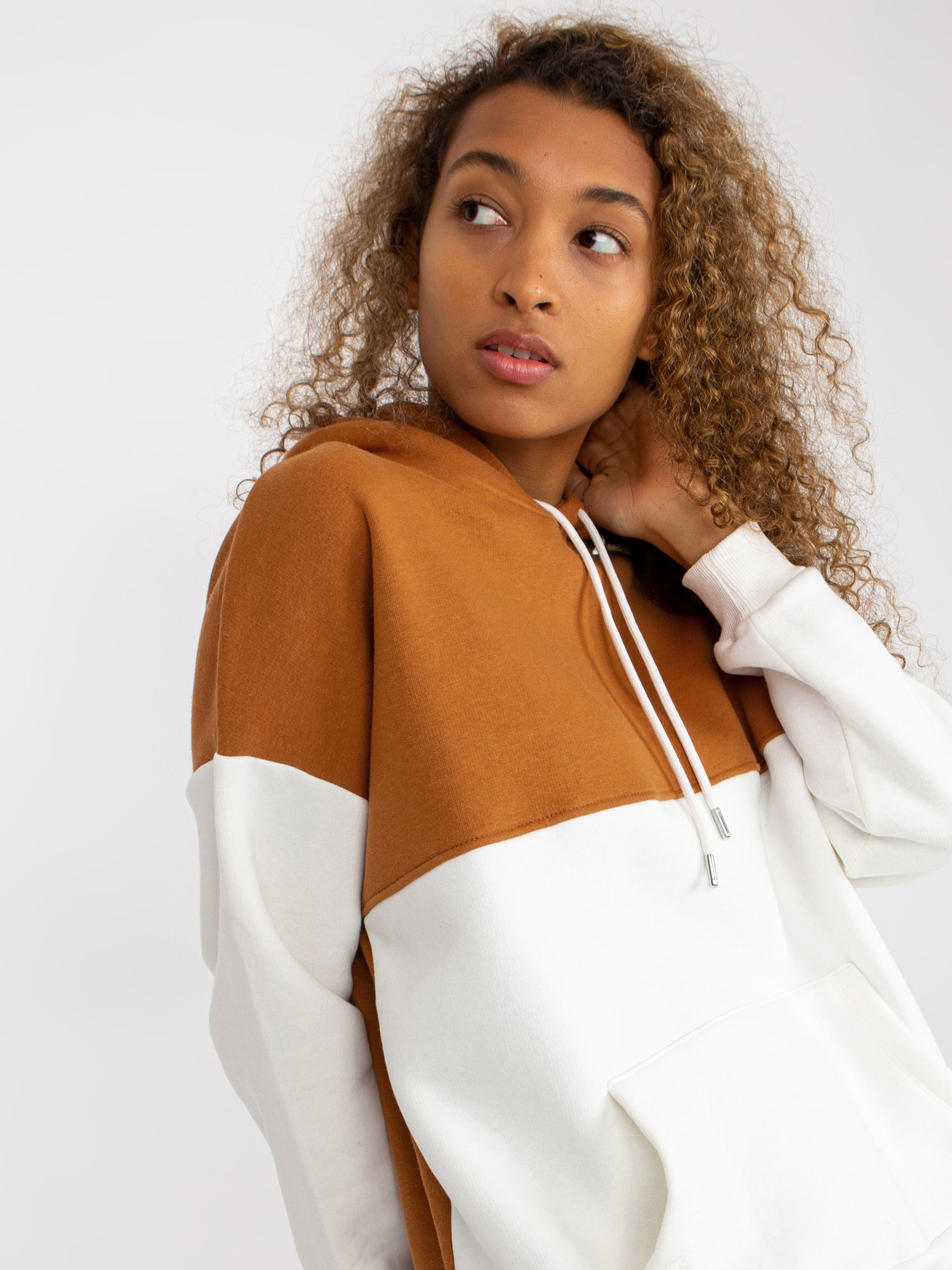 Hurt Jasnobrązowo-ecru dresowa bluza basic kangurka RUE PARIS 