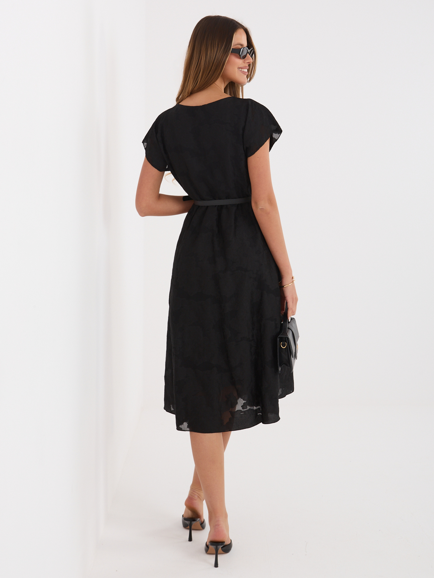 Czarna rozkloszowana sukienka z paskiem RUE PARIS 