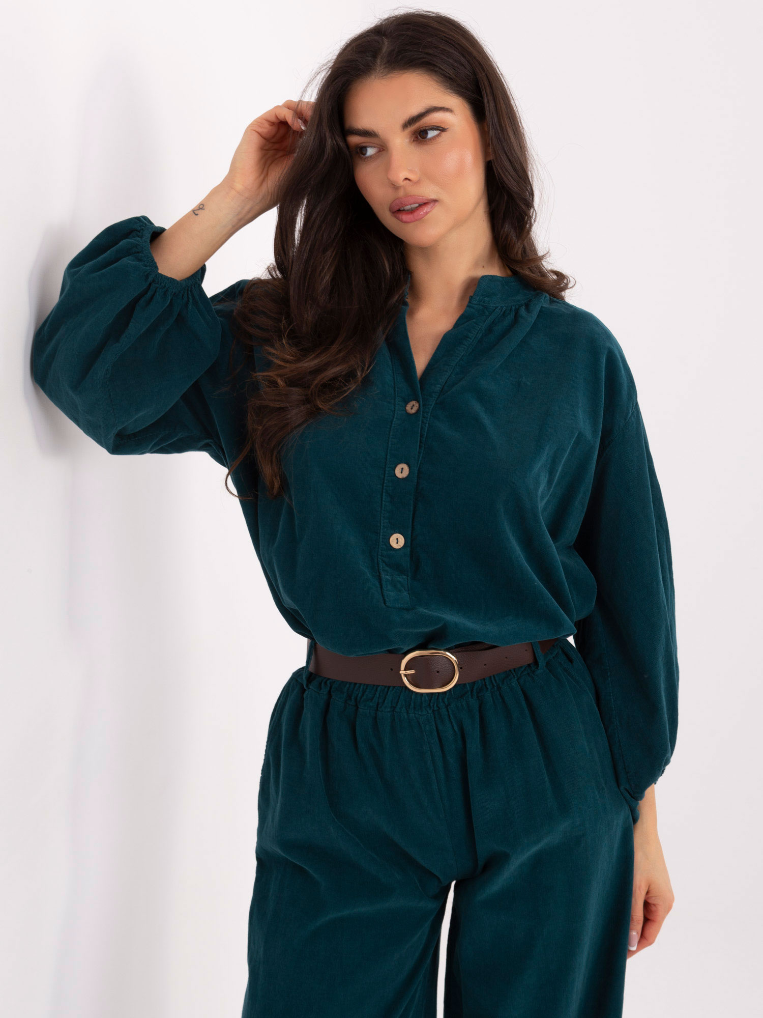 Marinebluse aus Cord.