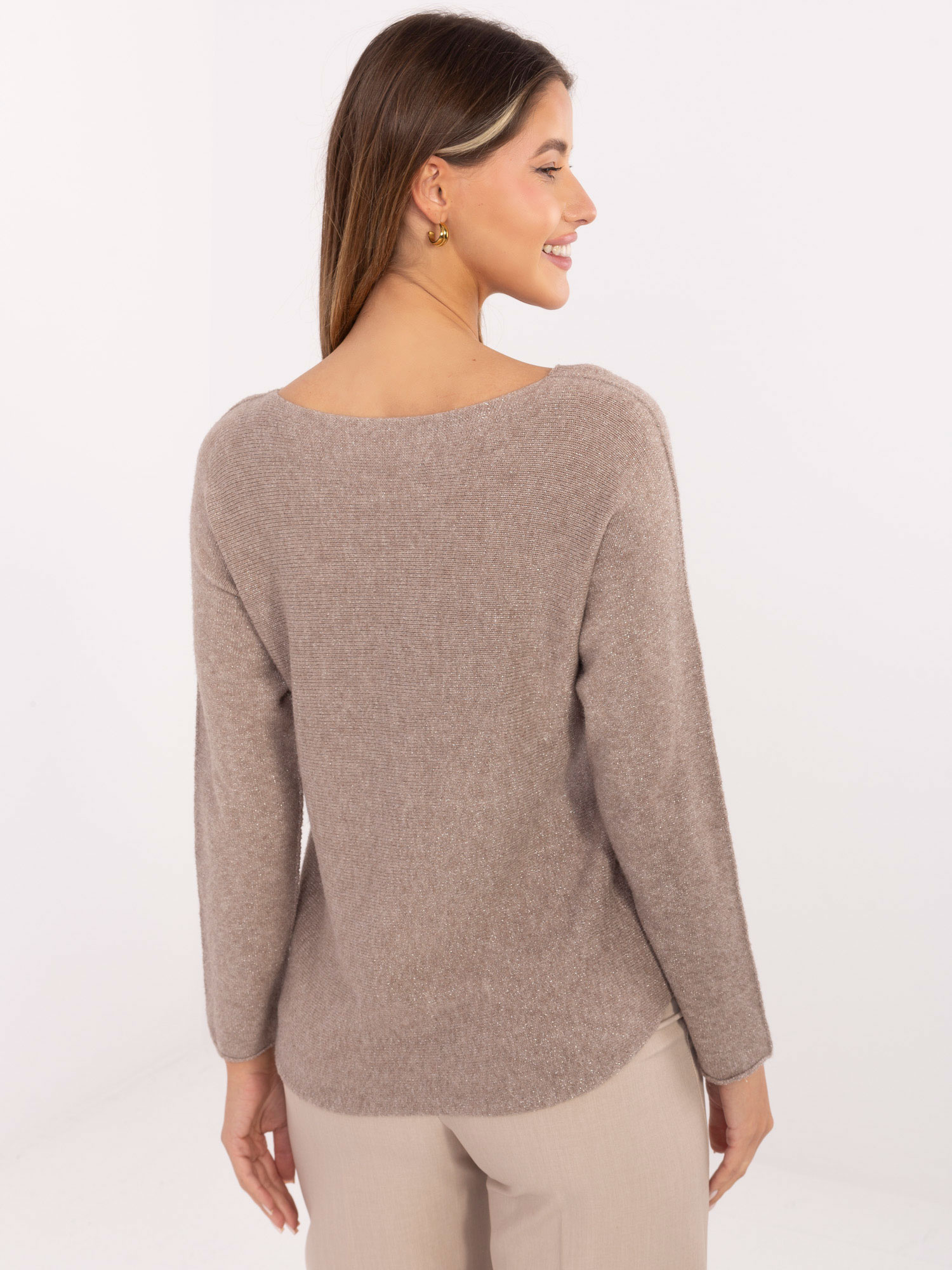 Sweter ciemny bezowy