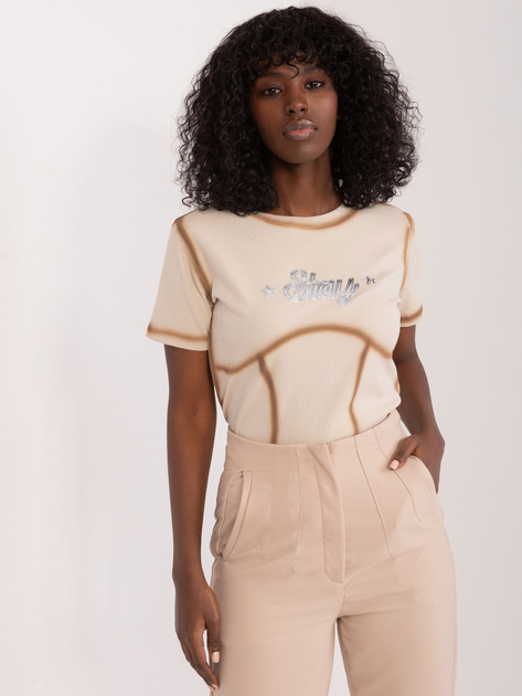 Hurt Beżowy damski t-shirt z wypukłym napisem