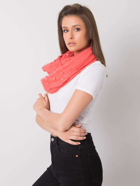 Koralowa chusta w grochy