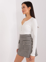 Hurt Ecru bluzka z guzikami przy dekolcie BASIC FEEL GOOD