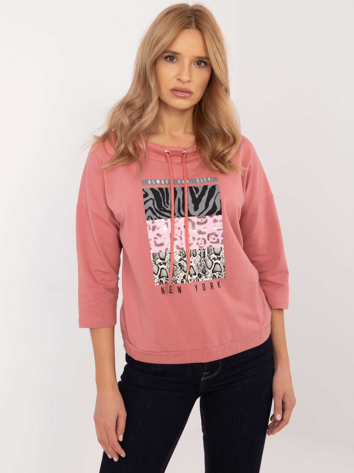 Hurt light pink cotton blouse with print.