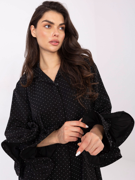 Czarna długa koszula z rozkloszowanymi rękawami