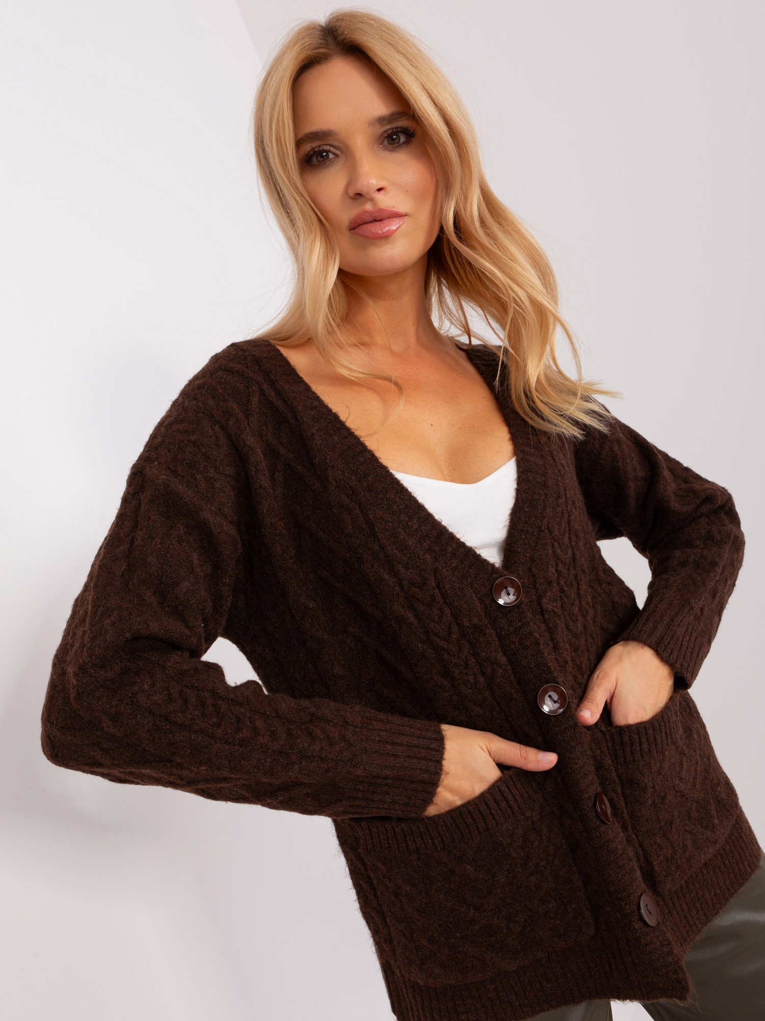 Ciemnobrązowy dzianinowy sweter rozpinany