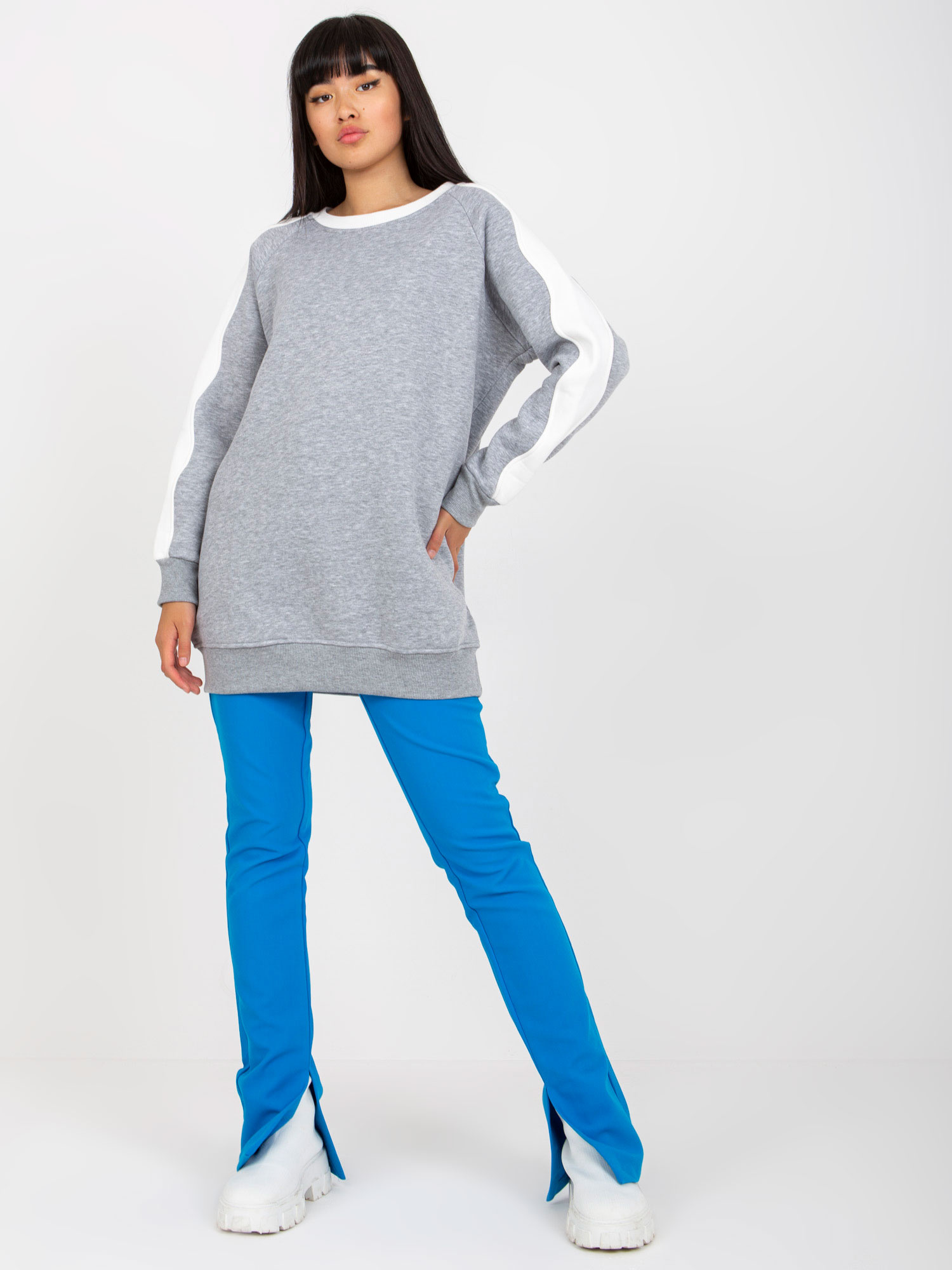 Hurtownia Szaro-biała dresowa bluza basic bez kaptura RUE PARIS