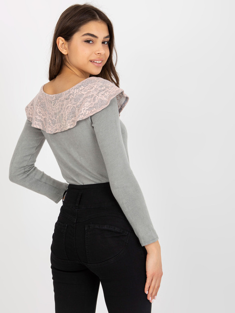 Hurtownia Szaro-jasnoróżowa damska bluzka z koronkowym kołnierzem