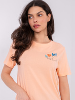 Brzoskwiniowy damski t-shirt z haftem