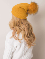 Musztardowa czapka beanie z pomponem RUE PARIS