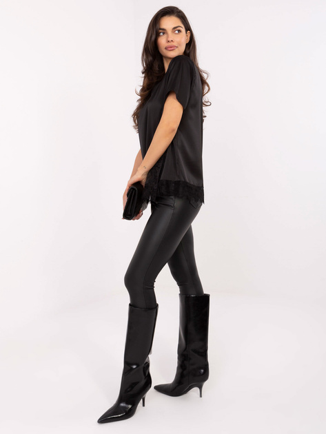 Czarna elegancka bluzka z koronką