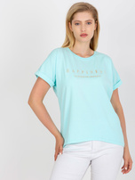 Miętowy t-shirt plus size ze złotym napisem 