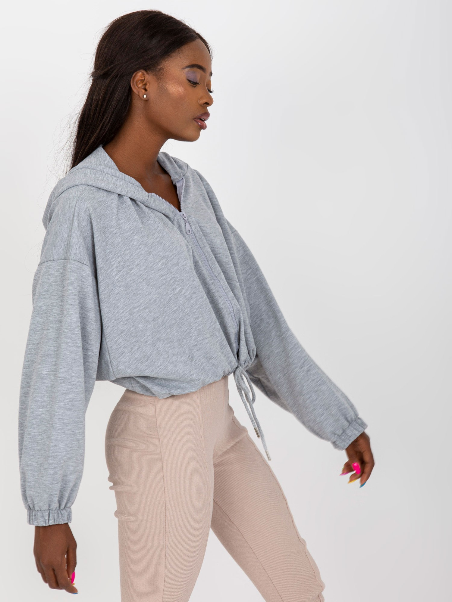 Szara melanżowa krotka bluza basic ze ściągaczem RUE PARIS