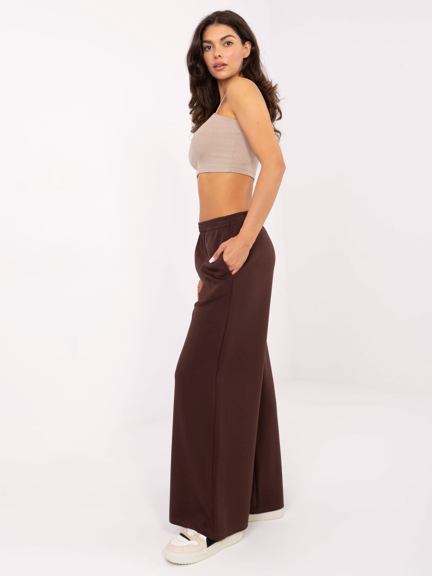 Chocolate sweatpants with pockets.