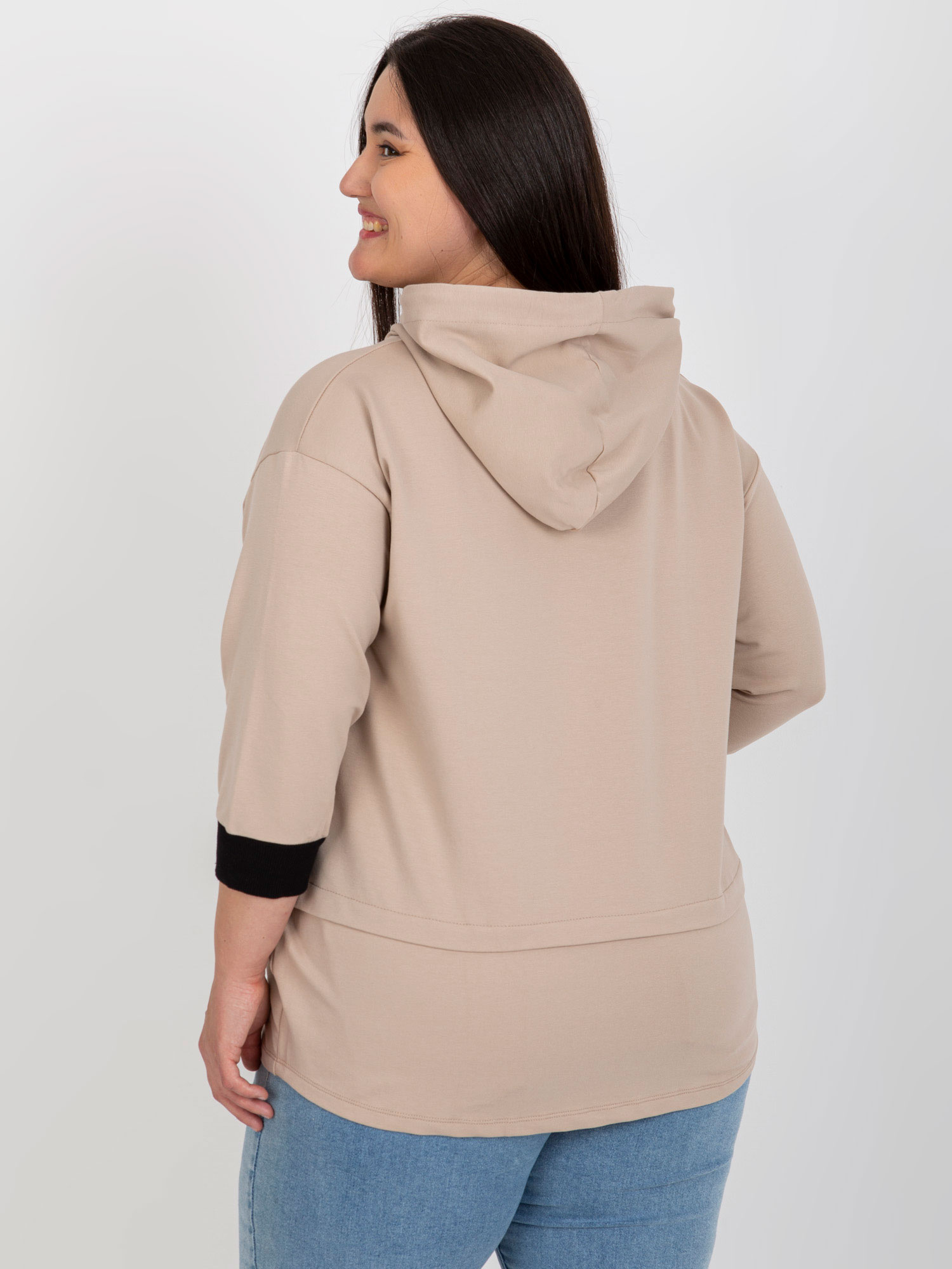 Hurtownia Ciemnobeżowa bluza plus size z kieszeniami