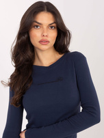 Granatowa krótka bluzka z haftem