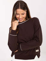 Schokoladenfarbener Pullover mit rundem Ausschnitt.