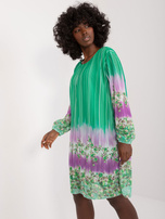 Großhandel Grünes Damenkleid mit bunten Drucken.