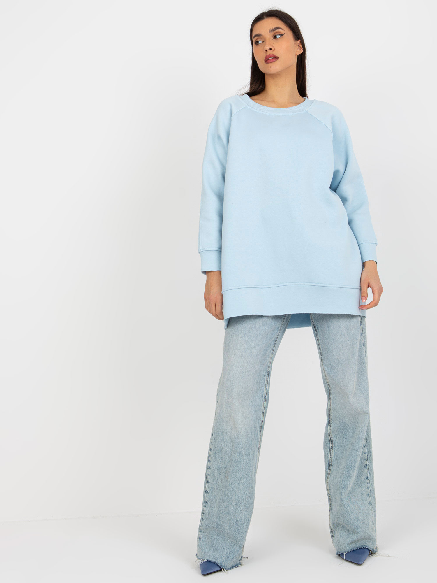Jasnoniebieska dresowa bluza basic bez kaptura