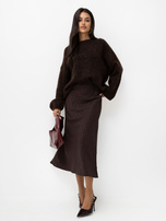 Schokoladenfarbener Damenbasic-Pullover im Oversize-Schnitt.