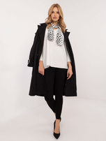 Didmeninė prekyba Balta elegantiška oversize megztinis su juostelėmis.