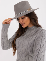 Hurt Szary sweter z warkoczami i ściągaczami