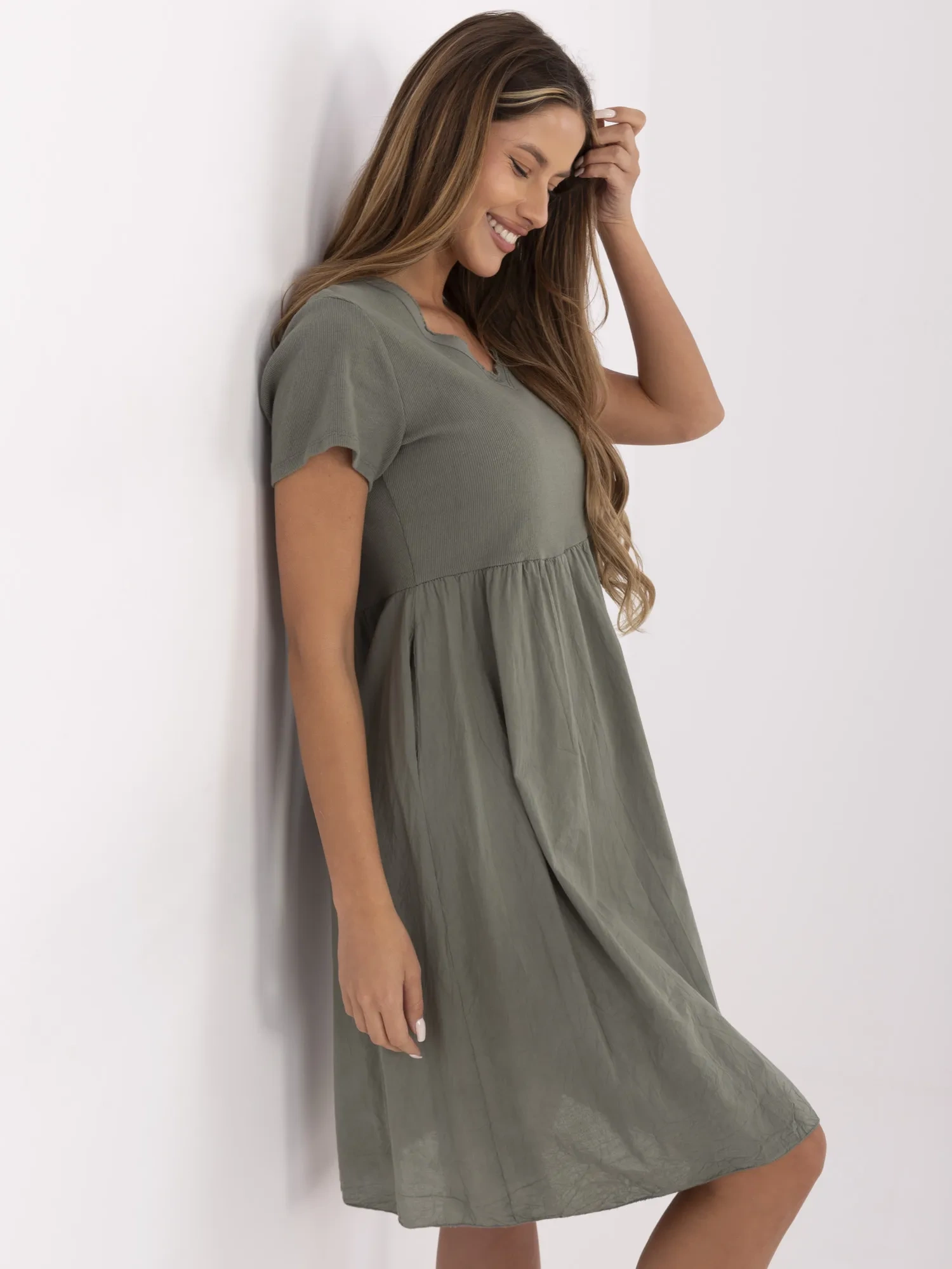 Khaki flared dress made of cotton.