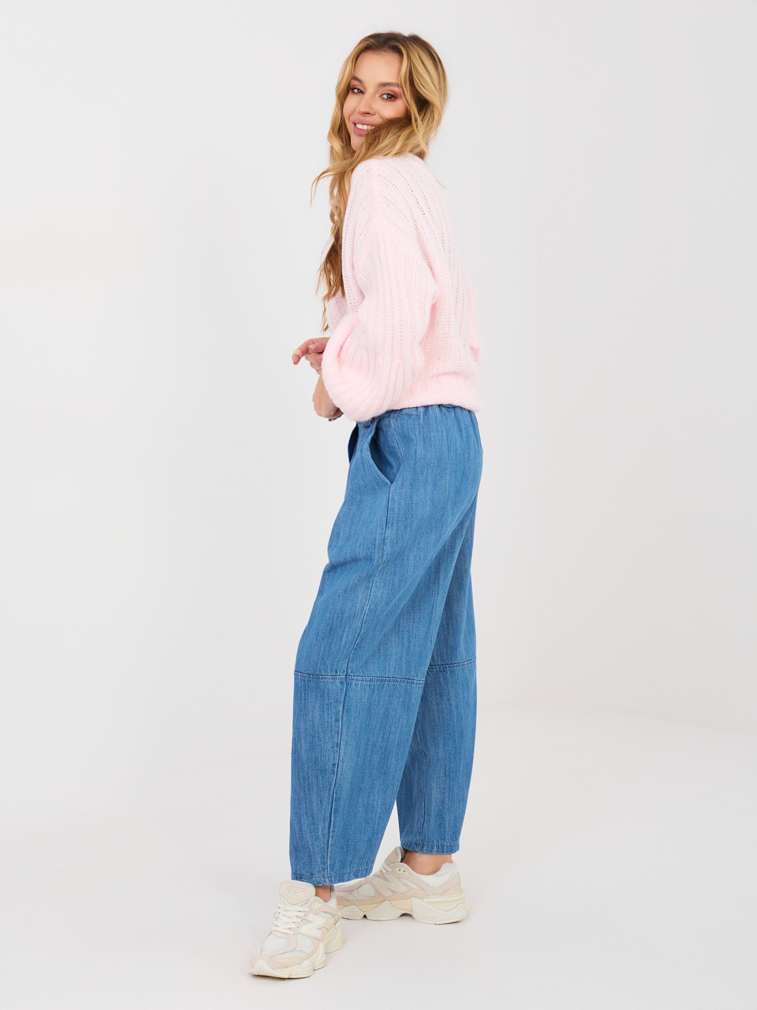 Niebieskie  jeansy wide leg z zakładkami  RUE PARIS 