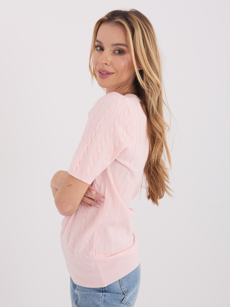 Jasnoróżowy damski sweter z warkoczami