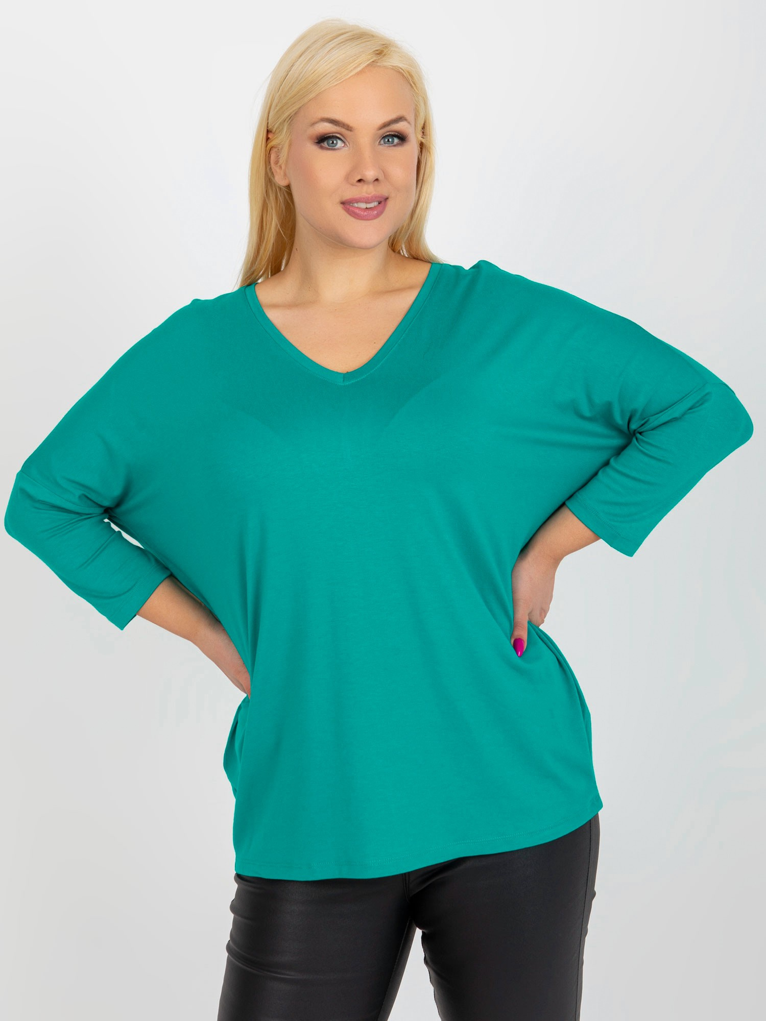 Hurt Turkio spalvos laisva bluzė plus size basic iš viskozės.